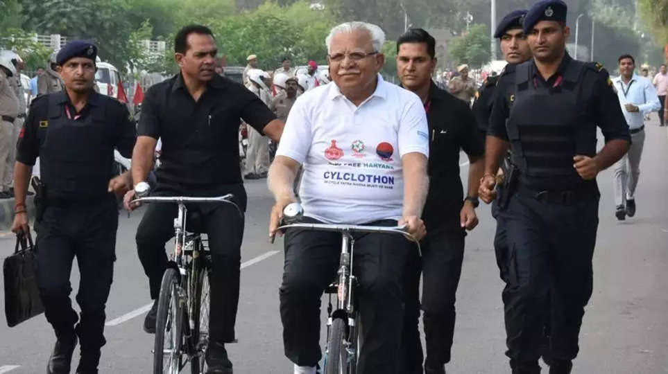 Haryana News: हरियाणा के करनाल से ड्रग फ्री साइक्लोथॉन का हुआ आगाज, मुख्यमंत्री ने साइक्लोथॉन रैली को झंडी दिखाकर किया रवाना